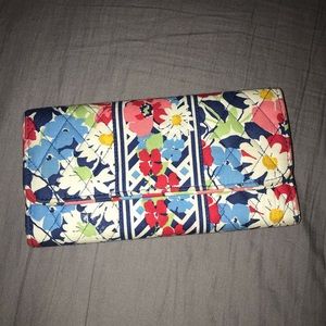 Vera Bradley Floral Wallet 🌸